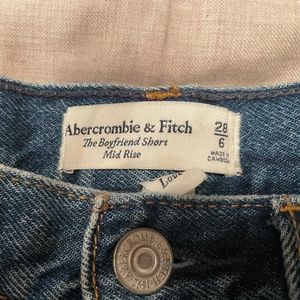 Abercrombie and fitch- the boyfriend short mid rise